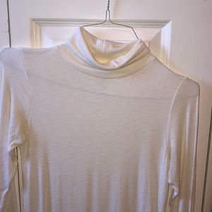 Women’s Aerie White Turtleneck
